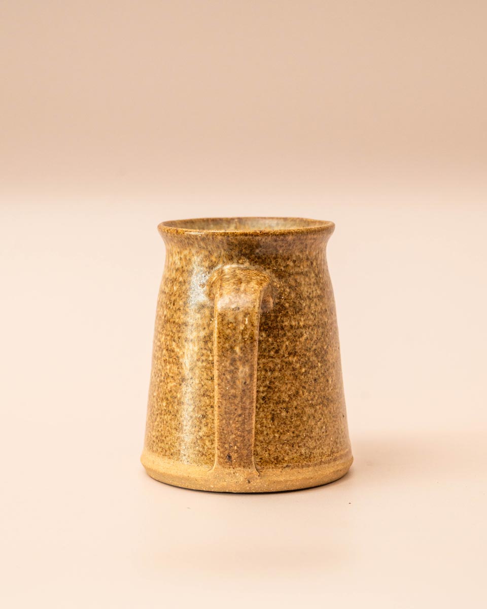 Vintage aardewerken mok met handgeschilderd bladmotief en FROME stempel