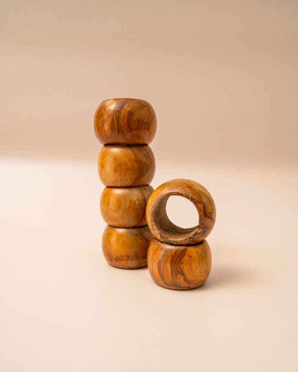 Set van zes houten servetringen van olijfhout, vintage