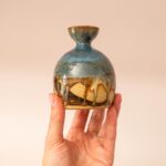 Dripglaze vaasje blauw bruin van Canterbury Pottery