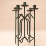 Vintage metalen kandelaar met patina en 5 kaarsarmen