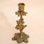 Vintage messing kandelaar met bloemenmotief voor 1 kaars