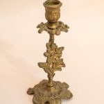 Vintage messing kandelaar met bloemenmotief voor 1 kaars