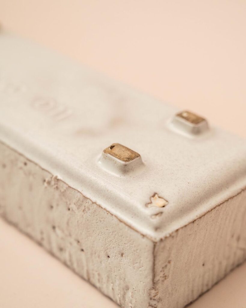 Rechthoekig grijs plantenbakje op vier pootjes