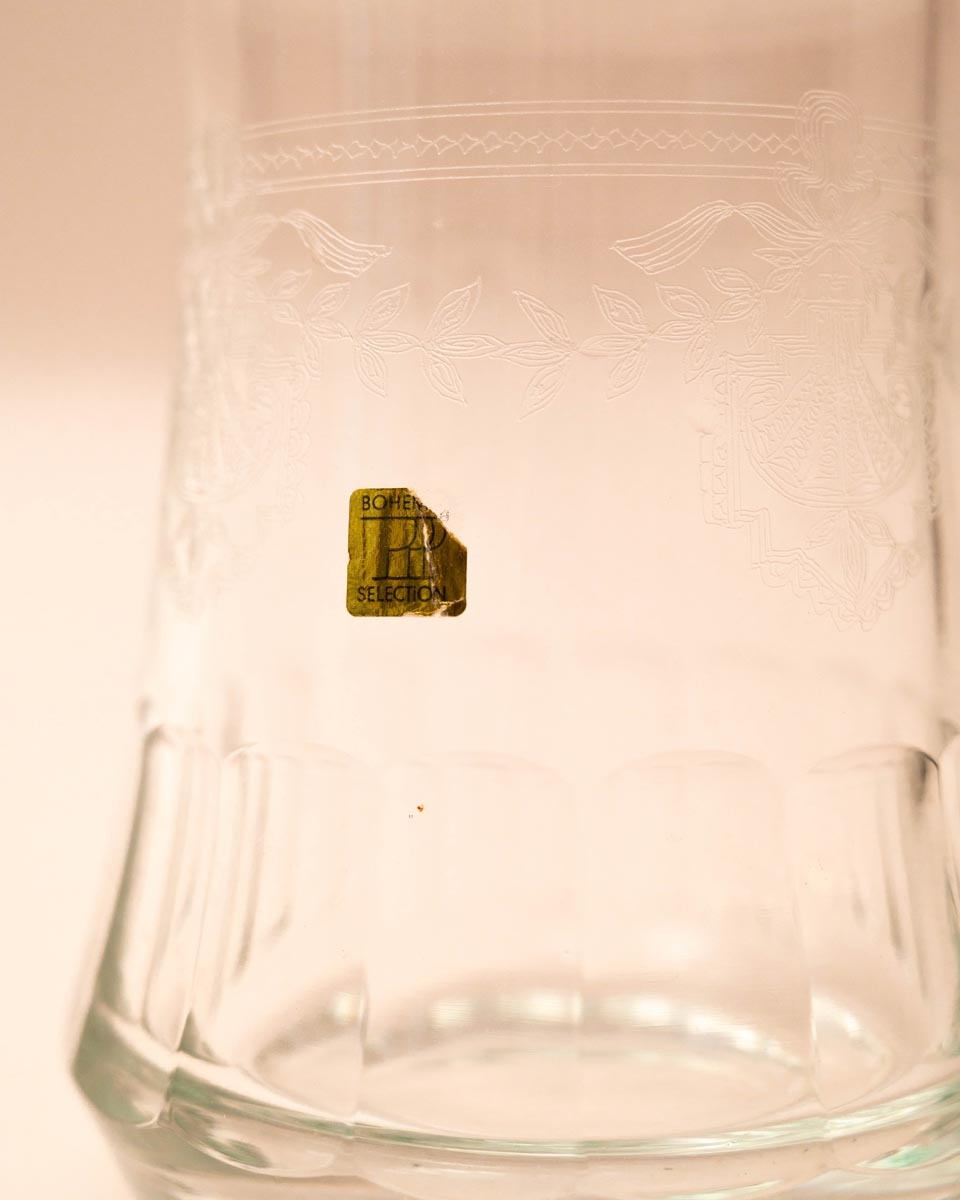 Loodkristallen karaf van Bohemia met etswerk