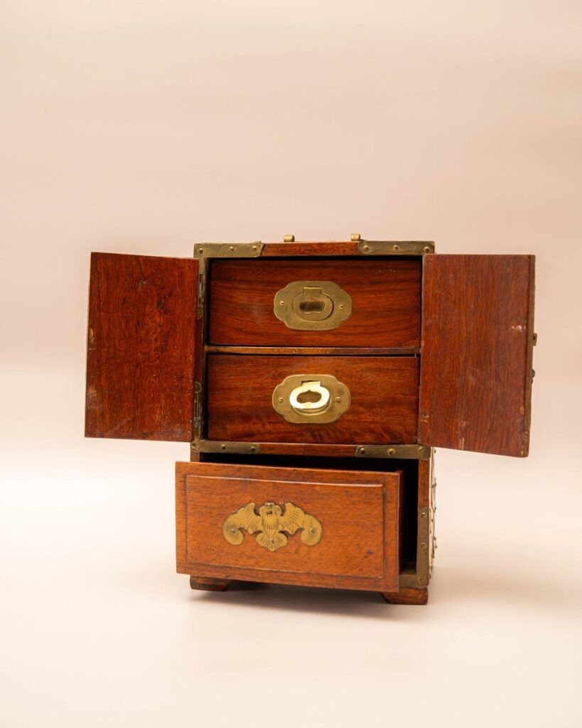the-fox-and-some-vintage (D2 2026-1002)-7289